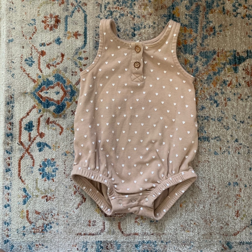Quincy Mae blush romper 3-6 mos